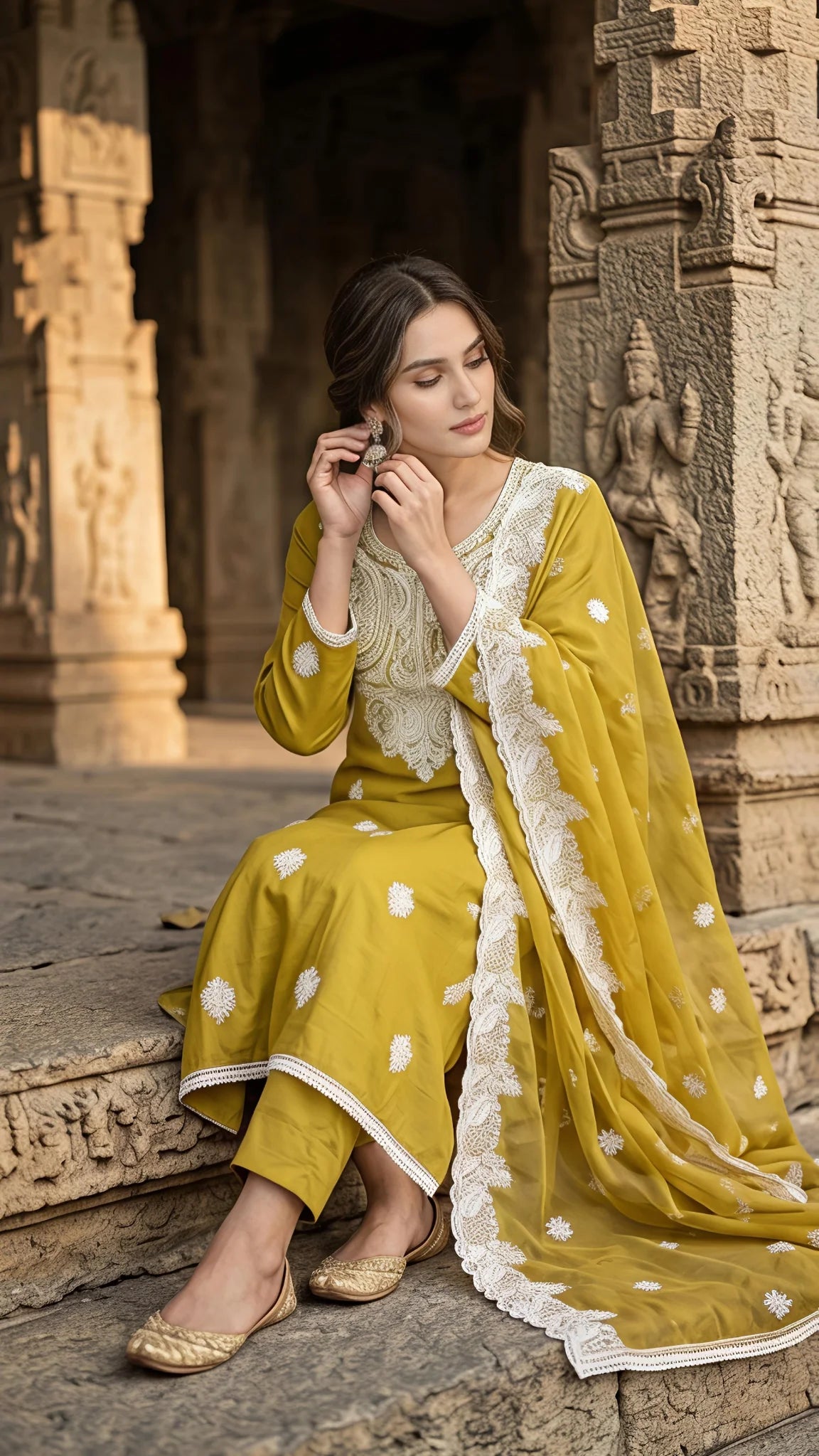 Zaitoon Noor Embroidered Suit Set
