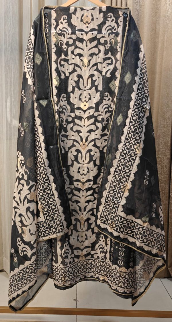 Black and Beige Tones – Black